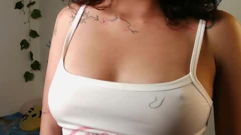 zoe_ch_ online show from April 28, 10:48 pm