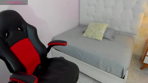 ZOE  online show from November 22, 12:26 pm