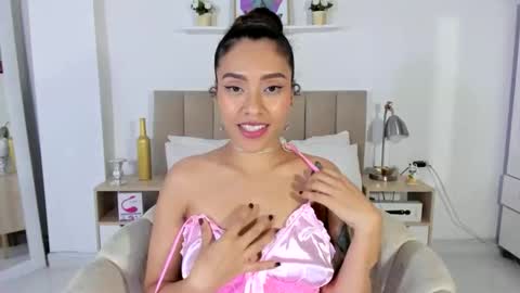 Snapshot of zoe_gruber chatting on May 15, 11:45 pm Zoe Gruber online show from May 15, 11:45 pm