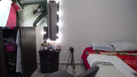 zoe hotxxx online show from September 22, 12:23 am