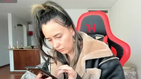 ZOE online show from July 28, 7:39 pm