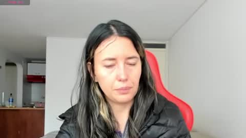 ZOE online show from August 3, 6:33 pm