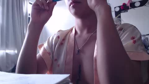 Snapshot of zoe_khall chatting on February 14, 5:46 pm ZOE online show from February 14, 5:46 pm