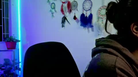 Snapshot of zoe_khall chatting on July 10, 1:21 am ZOE online show from July 10, 1:21 am