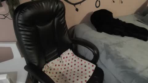 Zoe Koller online show from April 10, 2:44 pm