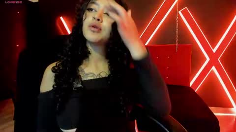 Snapshot of zoe_lara_34 chatting on June 27, 5:01 am zoe online show from June 27, 5:01 am