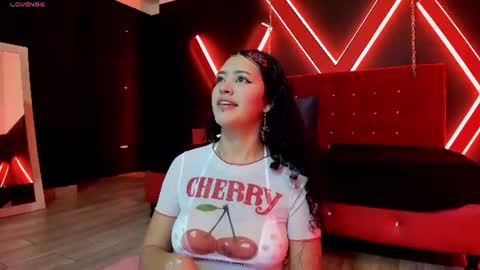 Snapshot of zoe_lara_34 chatting on July 20, 3:10 am zoe online show from July 20, 3:10 am