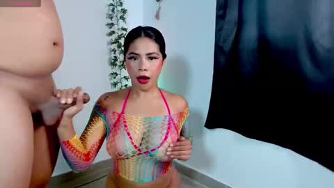Snapshot of zoe_latin4 chatting on May 21, 12:17 am zoe_latin4 online show from May 21, 12:17 am