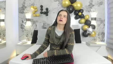 Zoe online show from April 14, 9:04 am