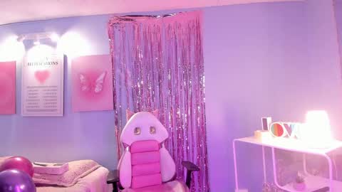 Zoe Lynch online show from March 27, 12:16 pm