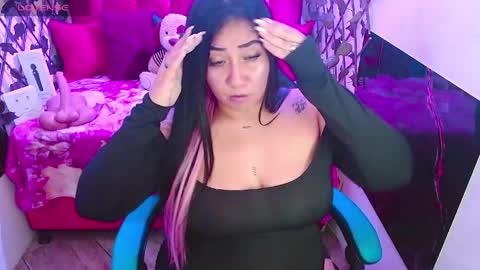 Snapshot of zoe_naughty22 chatting on April 29, 3:32 am zoe_naughty22 online show from April 29, 3:32 am