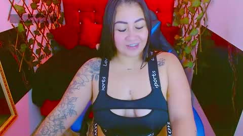 Snapshot of zoe_naughty22 chatting on June 1, 12:01 am zoe_naughty22 online show from June 1, 12:01 am