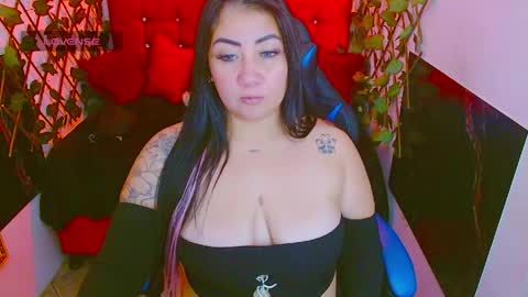 Snapshot of zoe_naughty22 chatting on June 5, 6:52 am zoe_naughty22 online show from June 5, 6:52 am