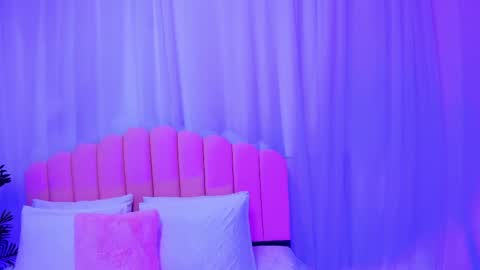 Snapshot of zoe_rivers chatting on February 22, 5:24 pm Zoe online show from February 22, 5:24 pm