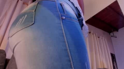 Zoe online show from October 25, 6:32 am