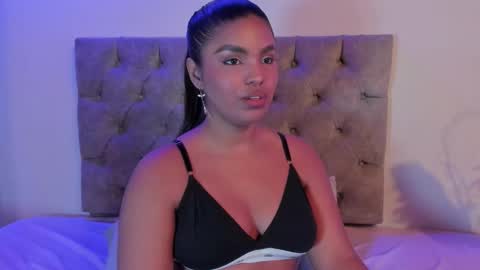 Zoe online show from December 3, 3:25 am