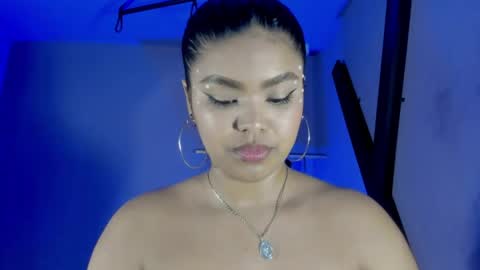 Snapshot of zoe_roux210949 chatting on May 31, 3:04 am Zoe online show from May 31, 3:04 am