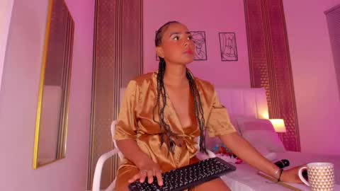 Hi guys i am Zoe  online show from January 14, 11:27 am