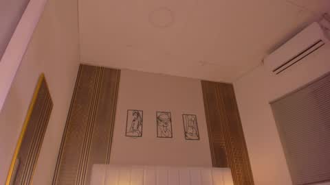 Hi guys i am Zoe  online show from February 26, 11:53 am