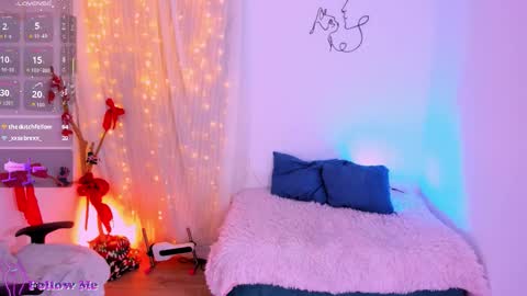 Snapshot of zoe_sweet22 chatting on December 22, 4:59 pm new count online show from December 22, 4:59 pm