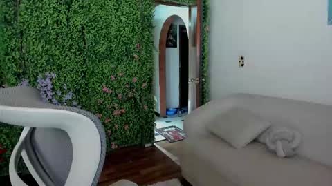 Zoe online show from November 9, 3:05 am