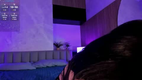 zoeblanc online show from February 6, 11:46 am