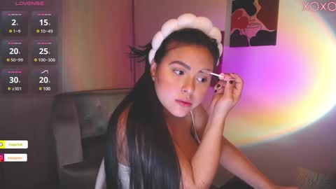 Snapshot of zoebolton1 chatting on December 2, 1:24 pm Zoe Bolton online show from December 2, 1:24 pm