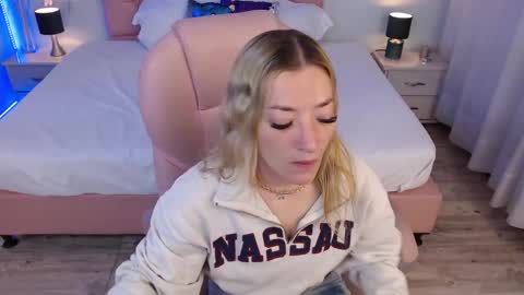 zoe online show from April 1, 2:45 am