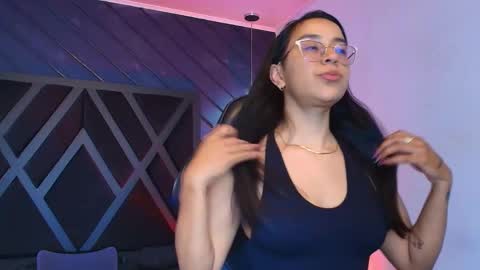 Zoe 3 online show from April 18, 5:39 pm