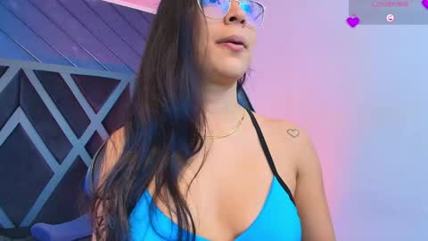 Snapshot of zoee_martins_ chatting on April 23, 5:26 pm Zoe 3 online show from April 23, 5:26 pm