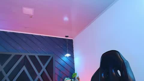 Snapshot of zoee_martins_ chatting on April 25, 5:54 pm Zoe 3 online show from April 25, 5:54 pm