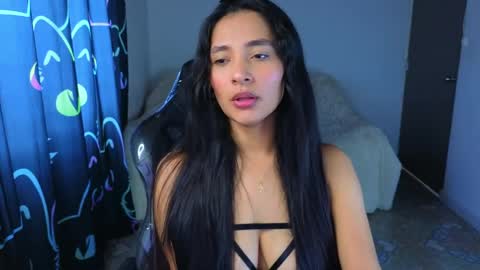 Snapshot of zoee_pamela99 chatting on April 9, 3:50 pm pamela online show from April 9, 3:50 pm