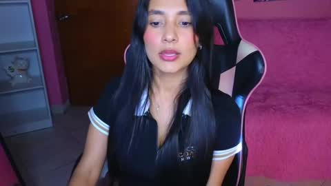 Snapshot of zoee_pamela99 chatting on April 13, 8:36 pm pamela online show from April 13, 8:36 pm