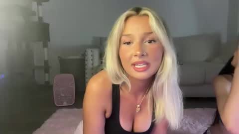Zoe online show from May 12, 5:26 am