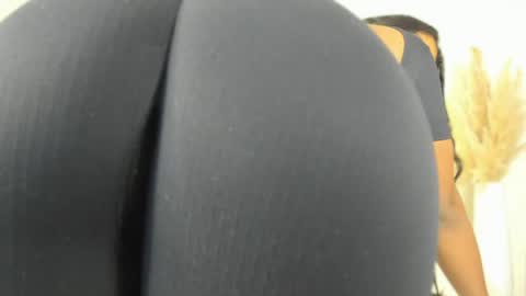 zoegarner10 online show from April 16, 9:39 pm