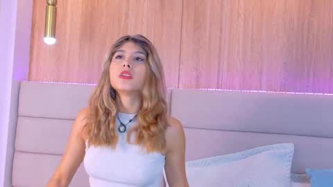 Zoe online show from April 5, 1:19 pm