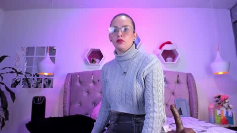 Snapshot of zoehilton chatting on January 4, 2:56 pm Zoe online show from January 4, 2:56 pm