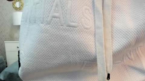 Zoe Krug online show from September 30, 11:48 am