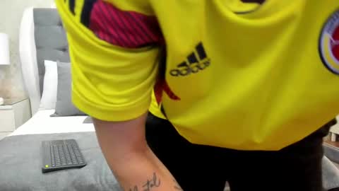 Zoe Krug online show from October 2, 11:39 am