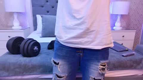 Zoe Krug online show from December 3, 11:41 am