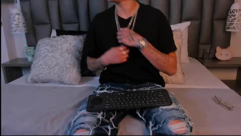 Zoe Krug online show from April 17, 12:19 pm