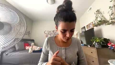 Snapshot of zoel87 chatting on October 23, 6:06 pm LovelyLatin25 online show from October 23, 6:06 pm