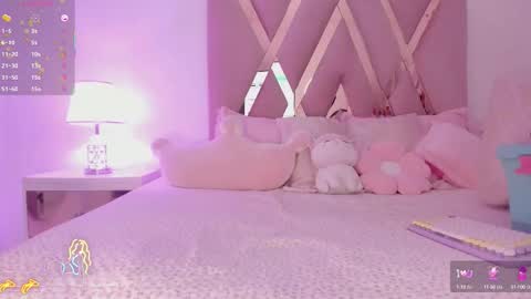 Snapshot of zoemina__ chatting on September 20, 2:40 pm Antonella Kim online show from September 20, 2:40 pm