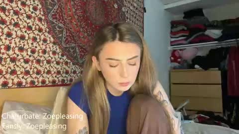 Snapshot of zoepleasing chatting on November 13, 12:53 am zoepleasing online show from November 13, 12:53 am