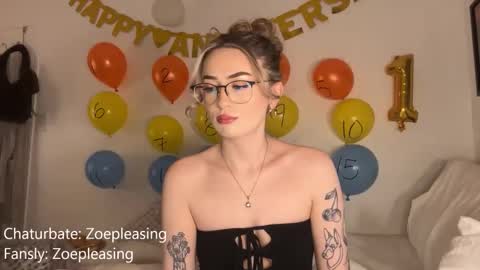 Snapshot of zoepleasing chatting on February 26, 1:04 am zoepleasing online show from February 26, 1:04 am