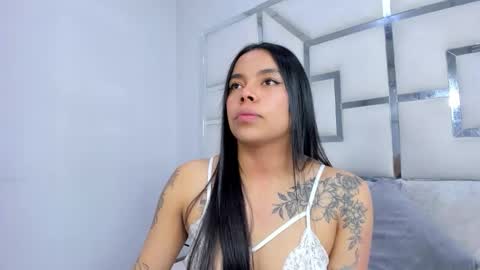 Snapshot of zoeswanx chatting on October 29, 11:23 am ZoeSwam online show from October 29, 11:23 am