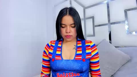 Snapshot of zoeswanx chatting on October 31, 12:06 pm ZoeSwam online show from October 31, 12:06 pm