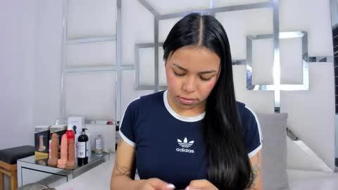 Snapshot of zoeswanx chatting on November 11, 11:32 am ZoeSwam online show from November 11, 11:32 am