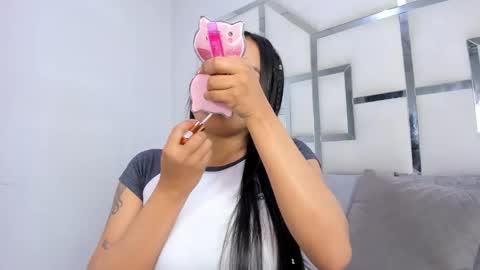 Snapshot of zoeswanx chatting on November 17, 3:23 am ZoeSwam online show from November 17, 3:23 am