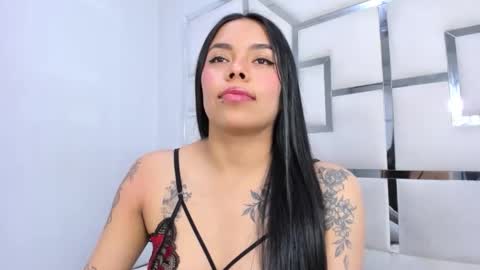 Snapshot of zoeswanx chatting on November 18, 4:44 pm ZoeSwam online show from November 18, 4:44 pm